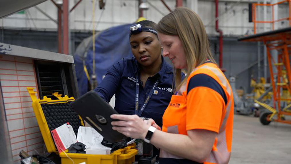 Technicians at work at United Airlines
